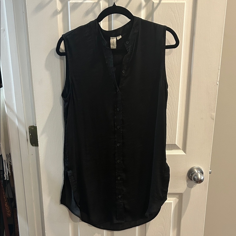 Jolie Black Sleeveless Button-Down Tunic